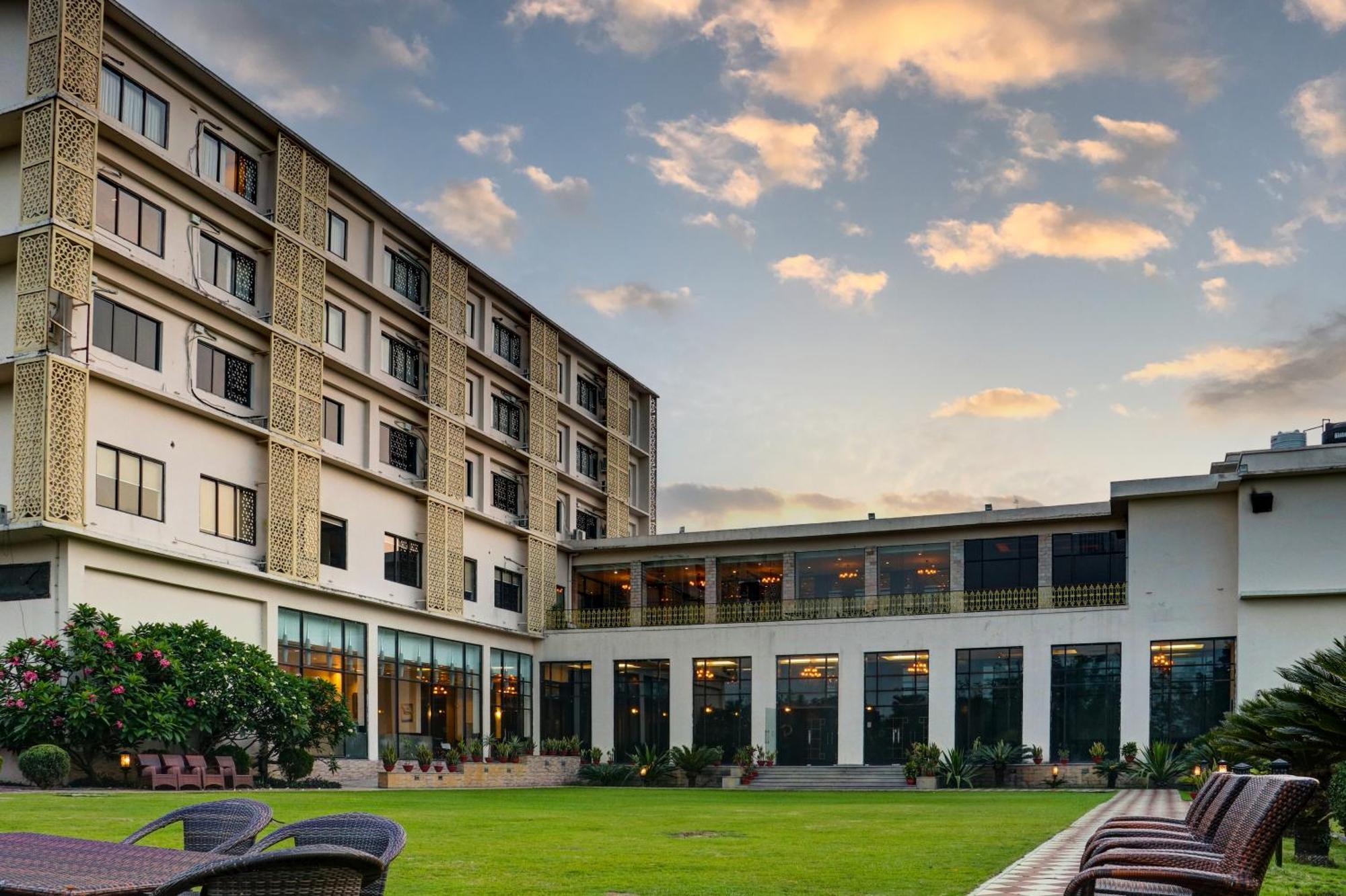 The Greenwood - Tezpur Exterior photo